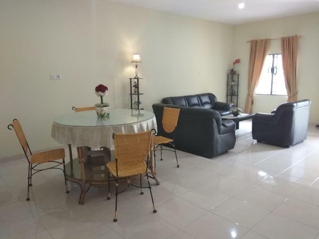 Villa Brastagi Resort Jalan Mimpin Tua Blok C No. 41 Berastagi Bagian luar foto