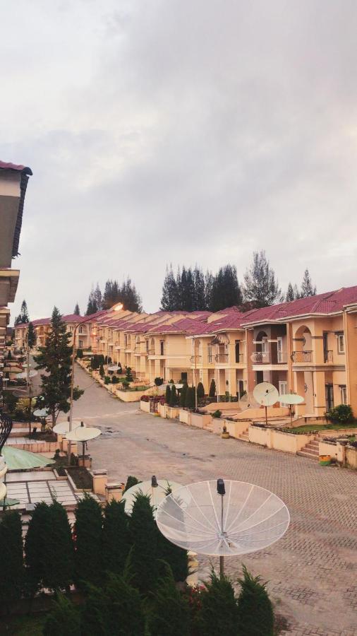 Villa Brastagi Resort Jalan Mimpin Tua Blok C No. 41 Berastagi Bagian luar foto